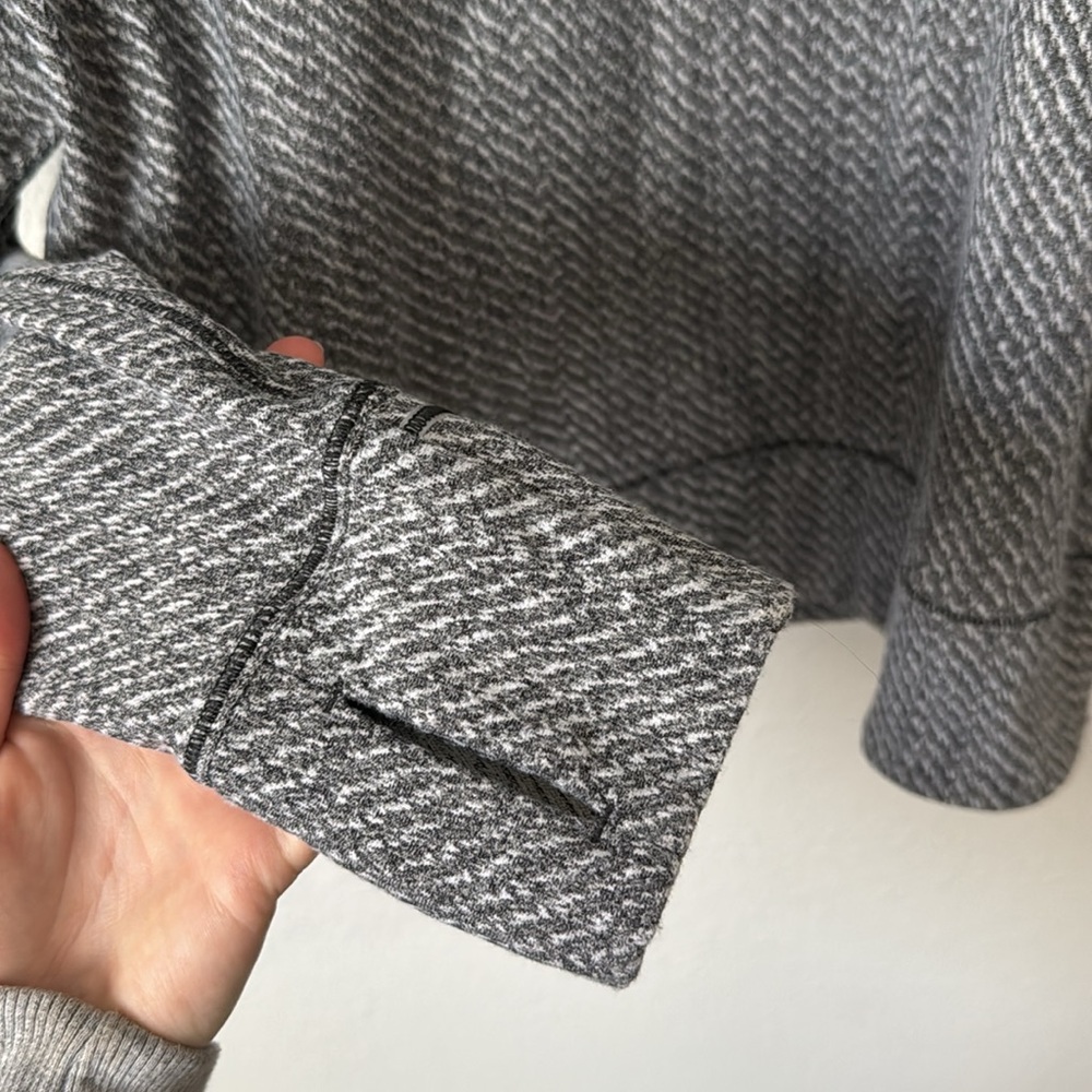 Lululemon 10 Rush Hour Gray and Black Herringbone Long Sleeve Top - Picture 6 of 8